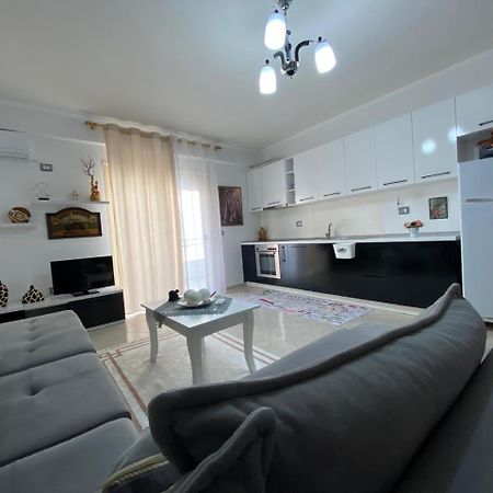 Liam Apartments Vlorë Buitenkant foto