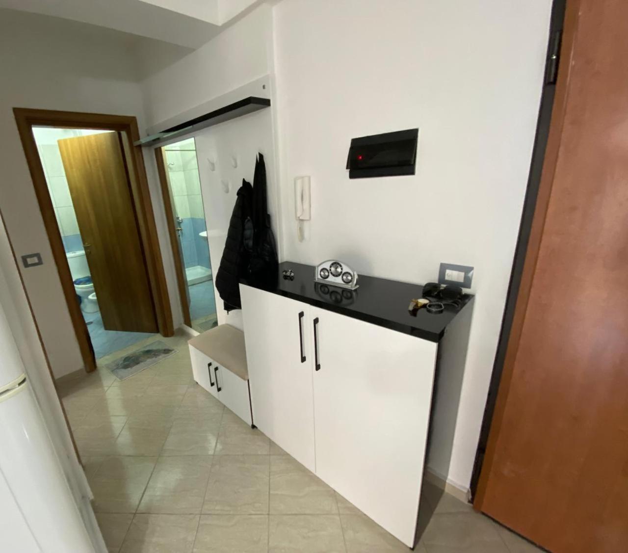 Liam Apartments Vlorë Buitenkant foto