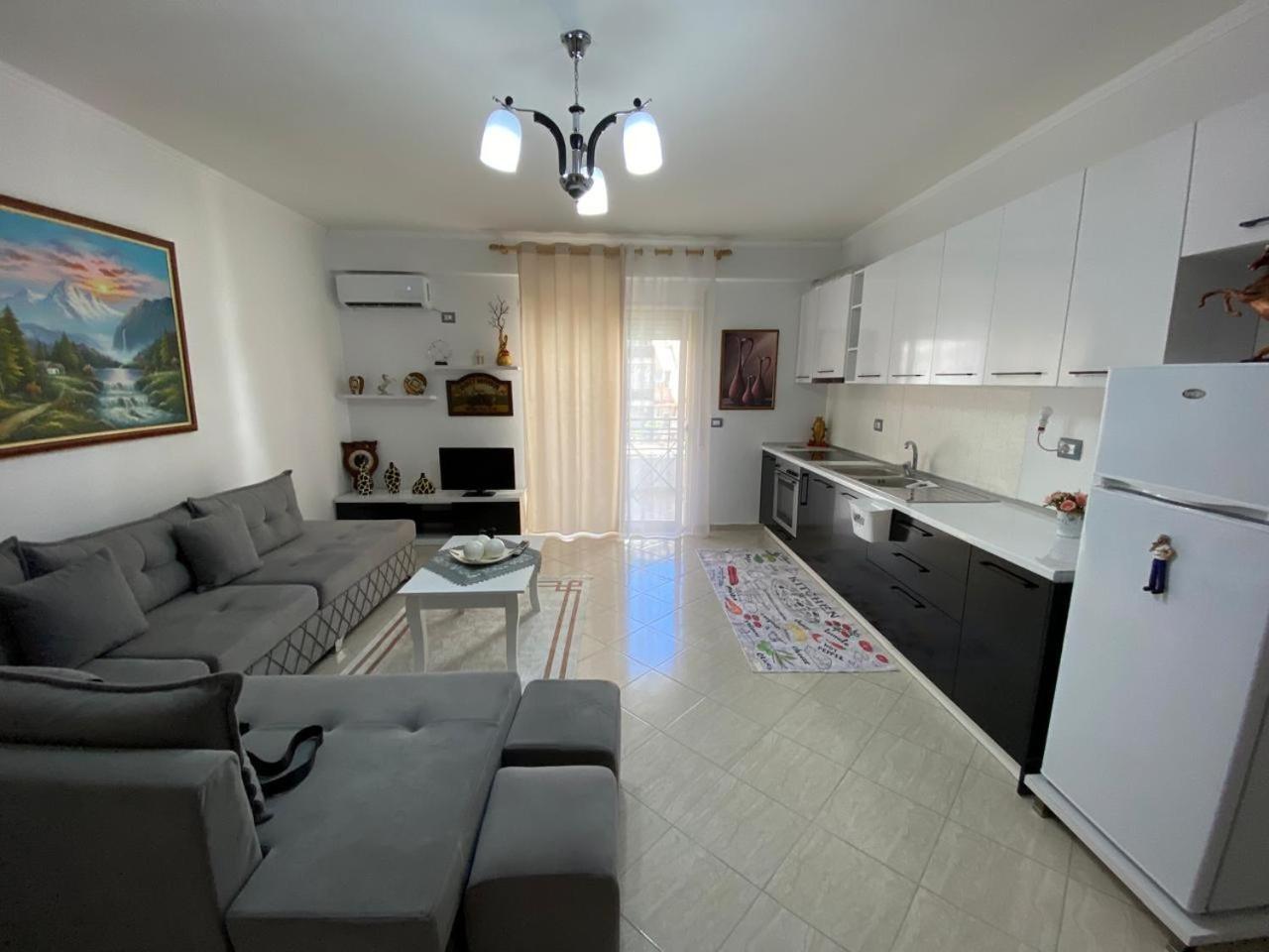 Liam Apartments Vlorë Buitenkant foto